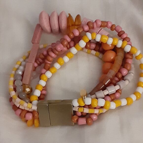 Serefina 7 strand multi-tone beaded bracelet gold tone magnetic clasp - Picture 3 of 4